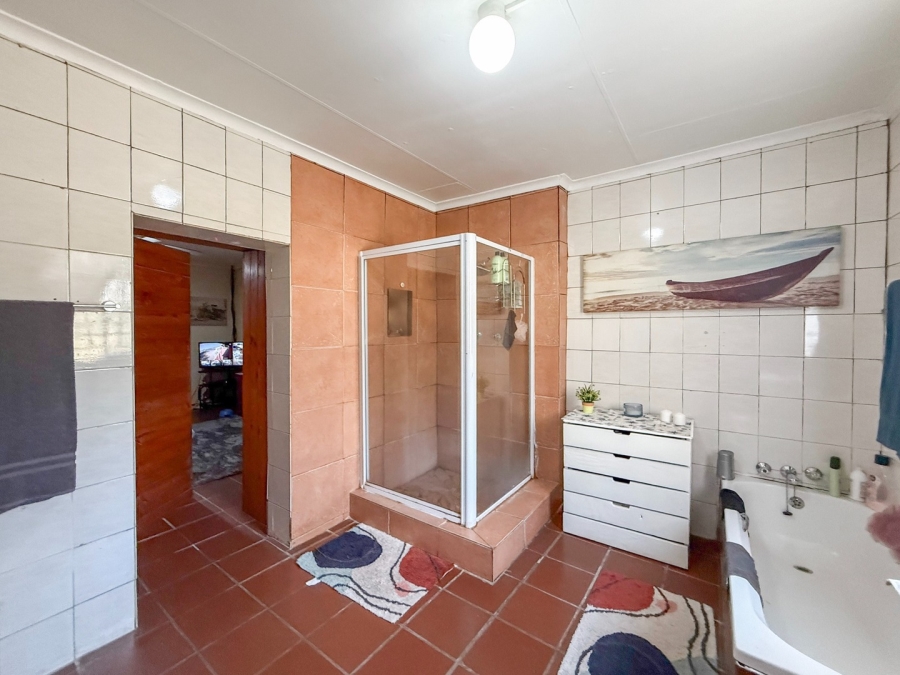 4 Bedroom Property for Sale in De Kroon A H North West